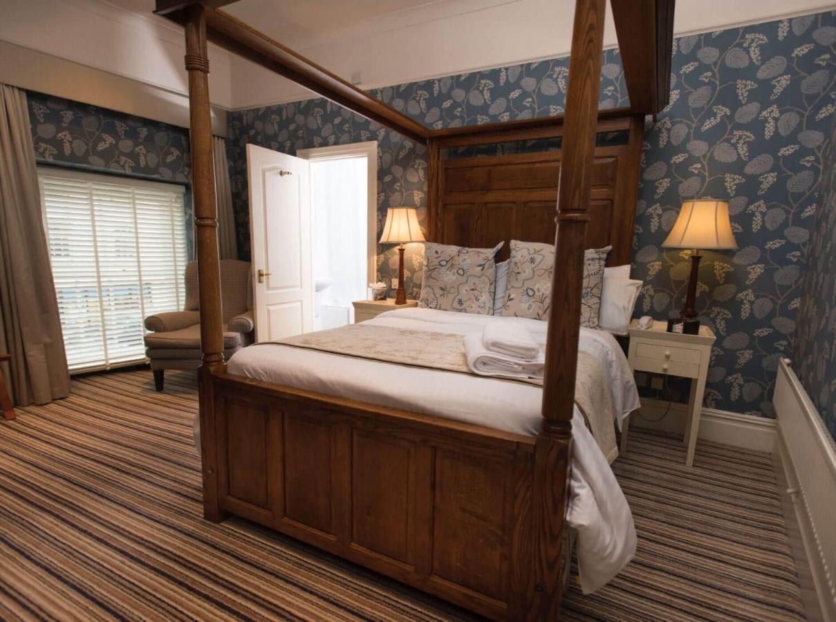 Hotel The Bear, Cowbridge Zewnętrze zdjęcie