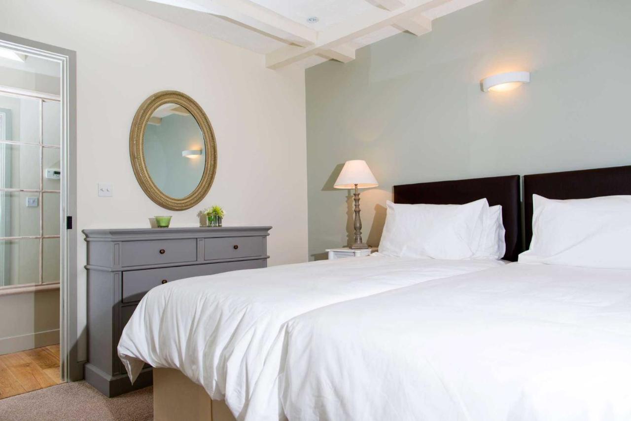 Hotel The Bear, Cowbridge Zewnętrze zdjęcie