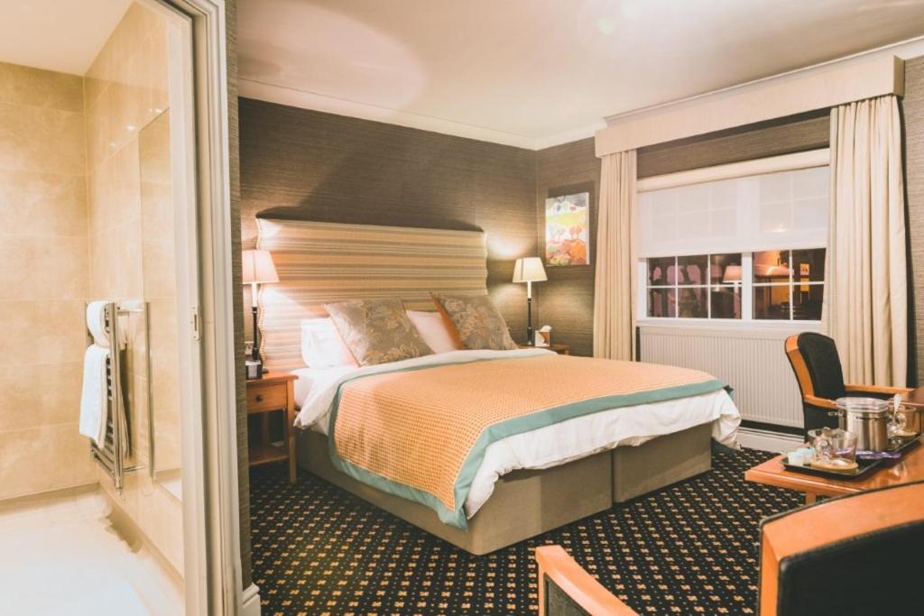 Hotel The Bear, Cowbridge Zewnętrze zdjęcie
