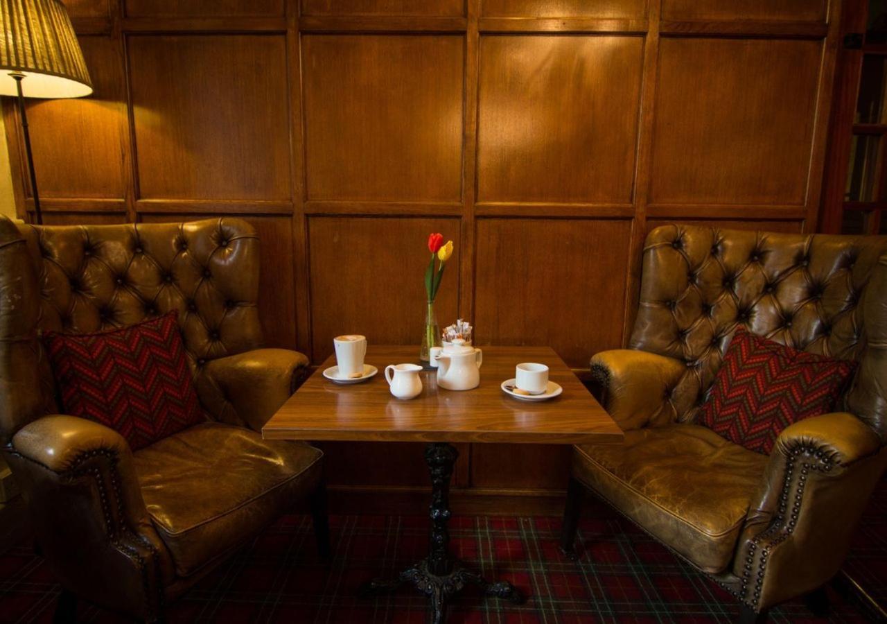 Hotel The Bear, Cowbridge Zewnętrze zdjęcie