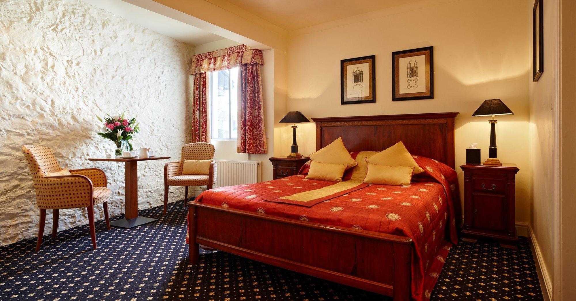 Hotel The Bear, Cowbridge Zewnętrze zdjęcie