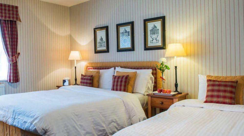 Hotel The Bear, Cowbridge Zewnętrze zdjęcie