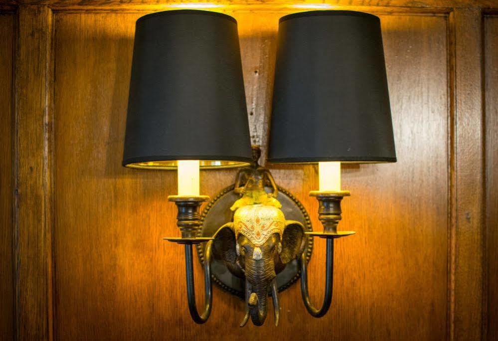 Hotel The Bear, Cowbridge Zewnętrze zdjęcie
